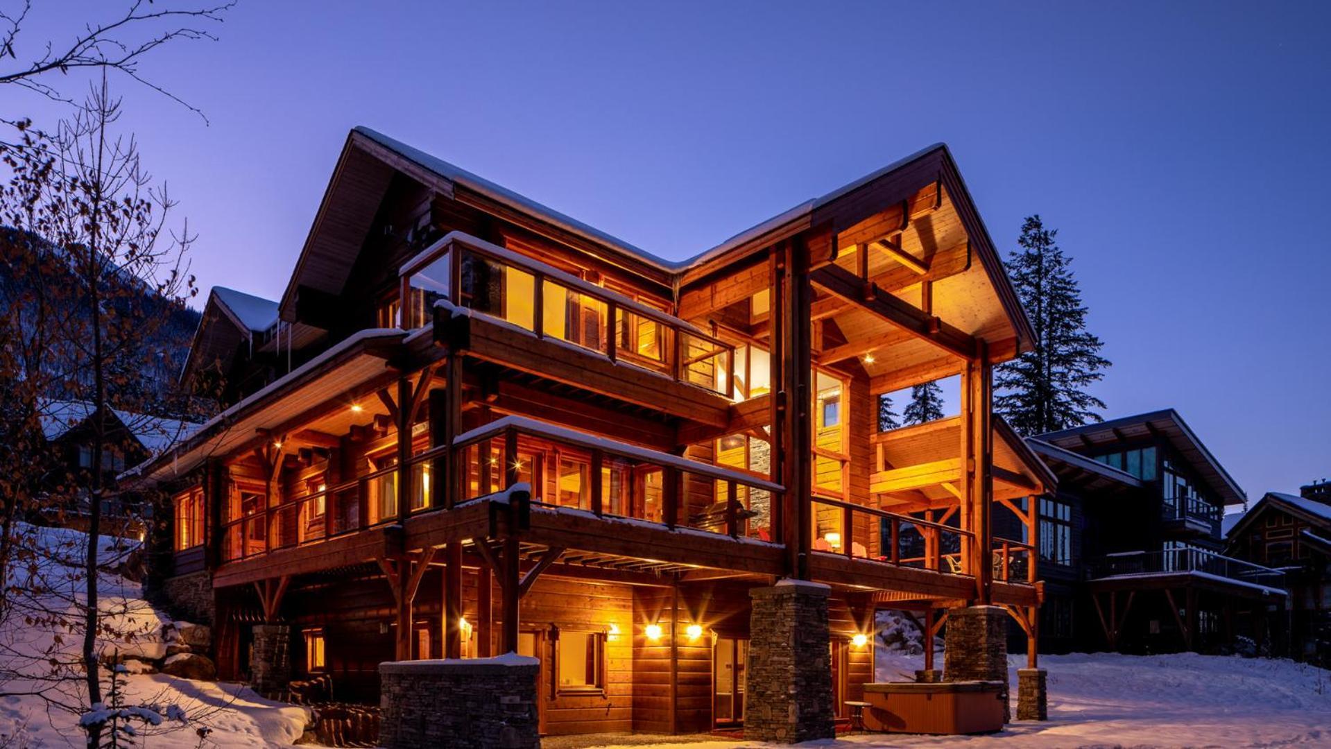 Lush Mountain Accommodations Голден Экстерьер фото