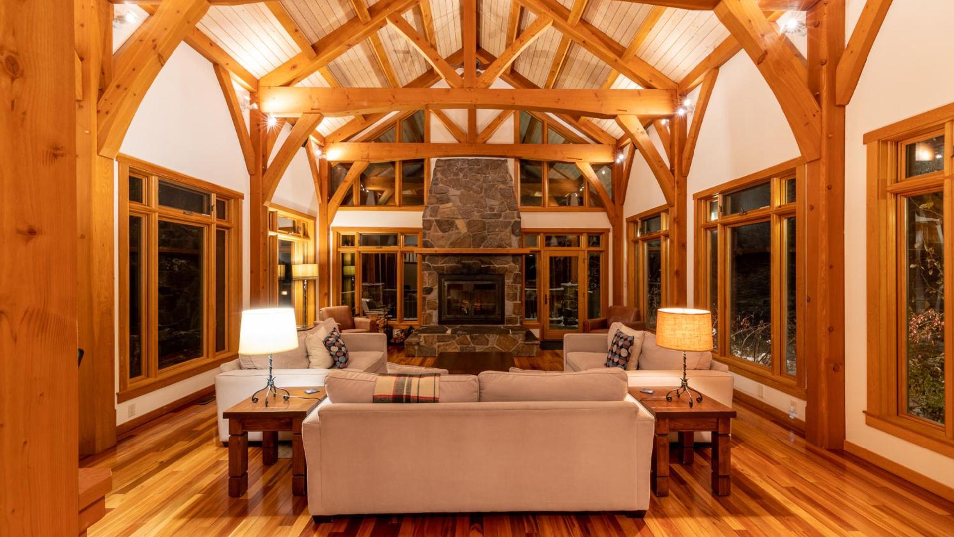 Lush Mountain Accommodations Голден Экстерьер фото