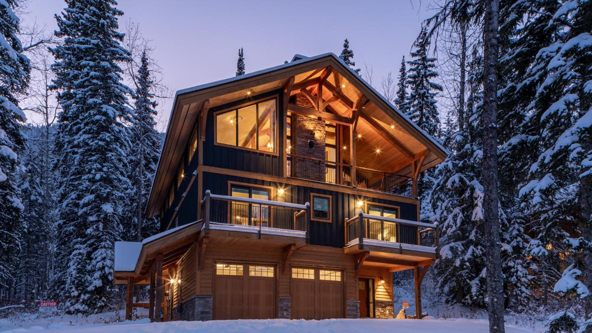 Lush Mountain Accommodations Голден Экстерьер фото