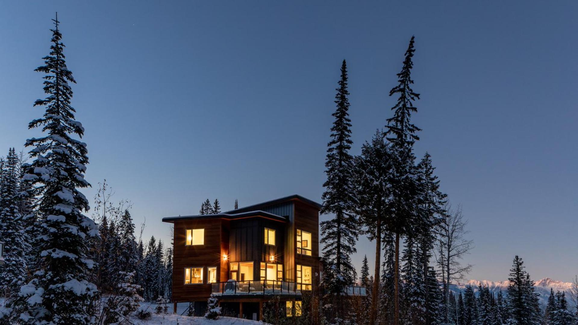 Lush Mountain Accommodations Голден Экстерьер фото